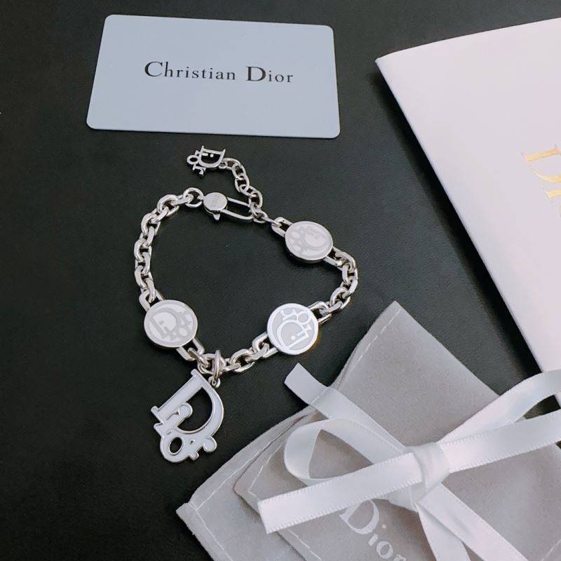 chr1st1an D10r bracelets